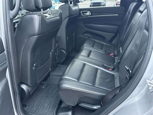 Used 2018 Jeep Grand Cherokee Overland image 12