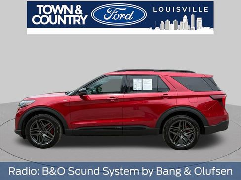 Used 2025 Ford Explorer ST-Line w/ ST-Line Street Pack AWD/4WD image 6