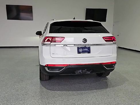 Certified 2023 Volkswagen Atlas Cross Sport SE w/ Panoramic Sunroof Package FWD image 7
