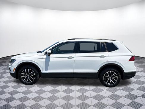 Used 2021 Volkswagen Tiguan SE w/ Panoramic Sunroof Package AWD/4WD image 2