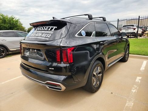Used 2023 Kia Sorento EX FWD image 4
