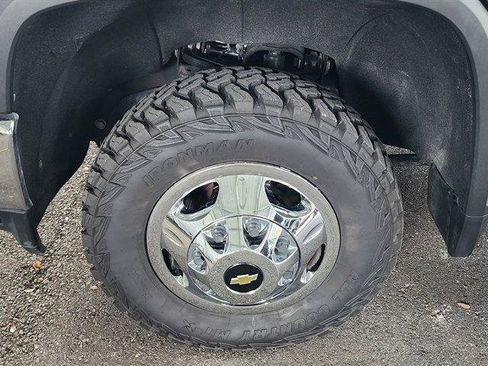 Used 2022 Chevrolet Silverado 3500 LT w/ Convenience Package AWD/4WD image 6