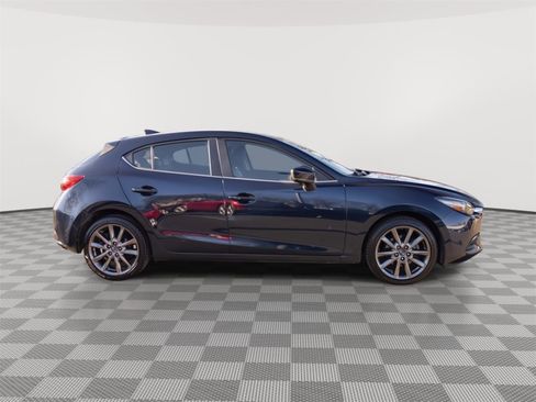 Used 2018 MAZDA MAZDA3 Touring image 22