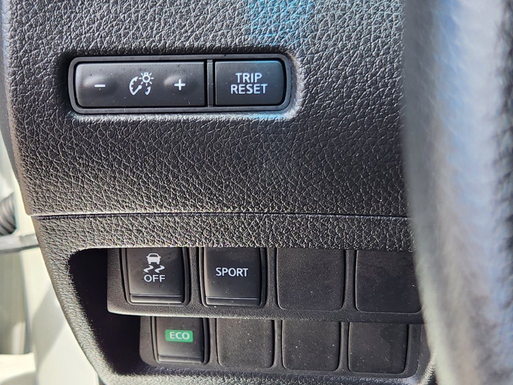 Used 2016 Nissan Rogue S w/ Appearance Package FWD image 23