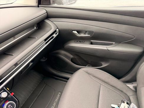 New 2026 Hyundai Tucson Blue SE image 13