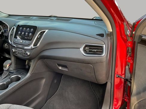 Used 2024 Chevrolet Equinox LT FWD image 18