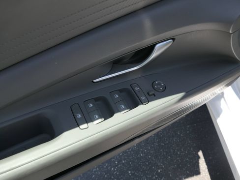Certified 2024 Hyundai Elantra SEL FWD image 14