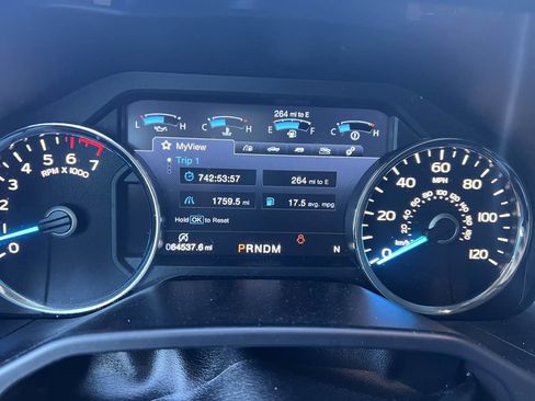 Used 2017 Ford F150 Lariat w/ Equipment Group 502A Luxury image 13