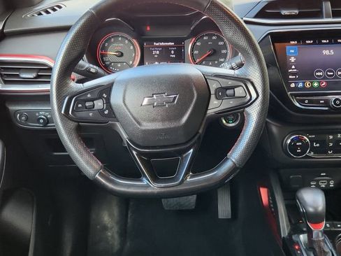 Used 2022 Chevrolet TrailBlazer RS w/ Technology Package FWD image 12