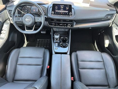 Certified 2023 Nissan Rogue SV w/ SV Premium B Package FWD image 18