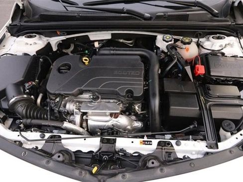 Used 2024 Chevrolet Malibu LT image 25