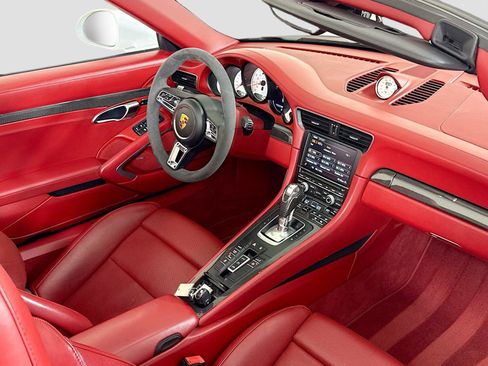 Used 2015 Porsche 911 Turbo S AWD/4WD image 31