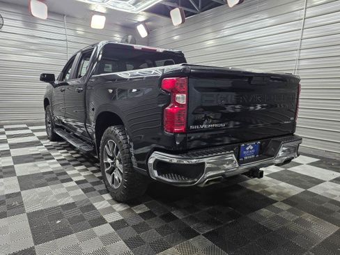 Used 2021 Chevrolet Silverado 1500 LT w/ Z71 Off-Road Package AWD/4WD image 7