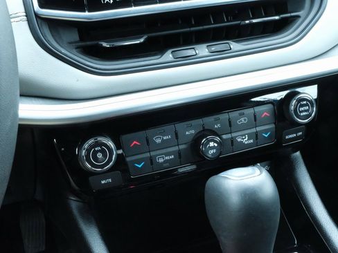 Used 2024 Jeep Compass Limited image 21