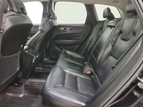 Certified 2023 Volvo XC60 B5 Plus w/ Climate Package image 13