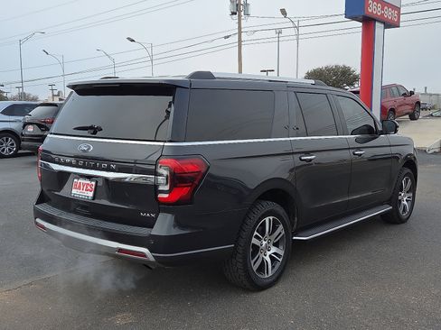 Used 2022 Ford Expedition Max Limited image 4