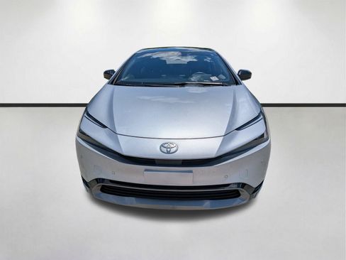 Used 2024 Toyota Prius XLE FWD image 9