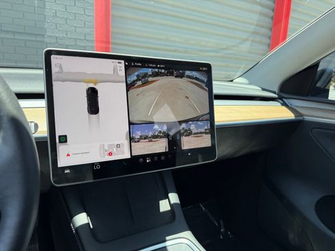Used 2023 Tesla Model Y AWD image 26