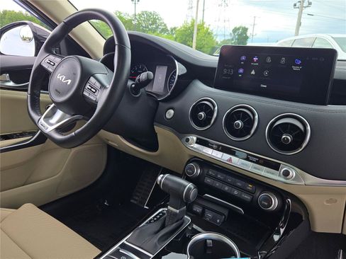 Used 2023 Kia Stinger GT-Line w/ Sun & Sound Package AWD/4WD image 8