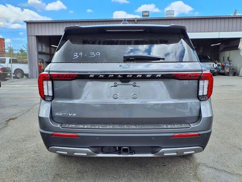 New 2026 Ford Explorer Active w/ Active Comfort Package RWD image 3