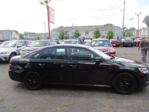 Used 2014 Volkswagen Passat 2.5 S image 2