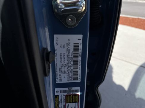 Used 2019 Toyota Tacoma TRD Off-Road w/ TRD Premium Off Road Package AWD/4WD image 24