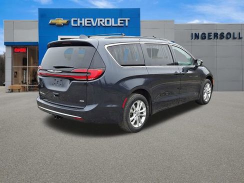 Used 2021 Chrysler Pacifica Touring AWD/4WD image 26