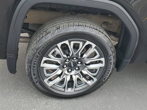 Certified 2024 GMC Sierra 1500 Denali Ultimate AWD/4WD image 5