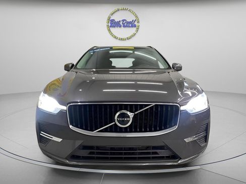 Used 2022 Volvo XC60 B5 Momentum w/ Climate Package image 8