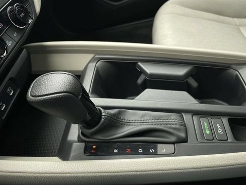 Used 2025 Honda Accord SE image 19