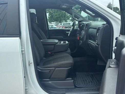 Used 2022 Chevrolet Silverado 2500 Custom w/ Custom Value Package AWD/4WD image 18