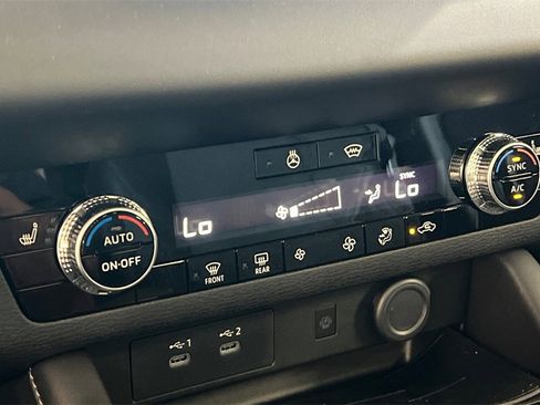 New 2026 Mitsubishi Outlander AWD image 21