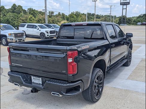 Used 2025 Chevrolet Silverado 1500 LT Trail Boss w/ Convenience Package II AWD/4WD image 7