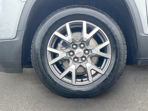 Used 2023 GMC Acadia SLE FWD image 29