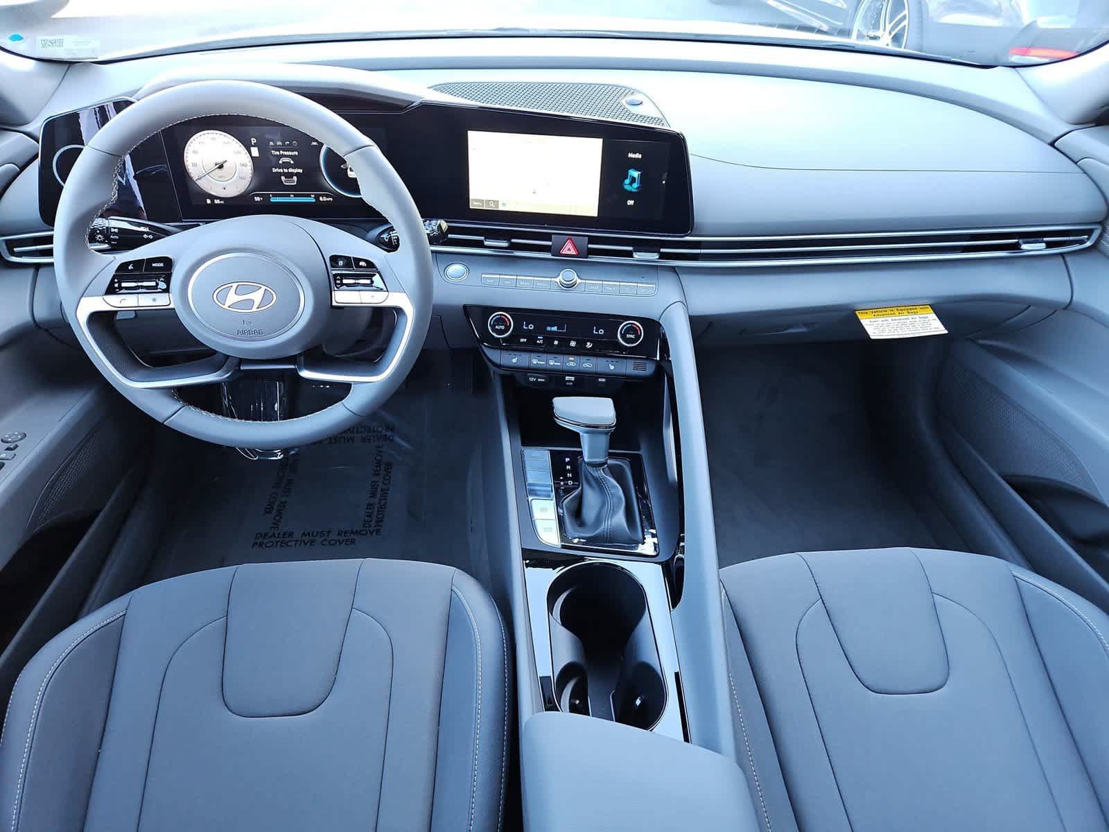 Used 2025 Hyundai Elantra SEL w/ Cargo Package FWD image 14