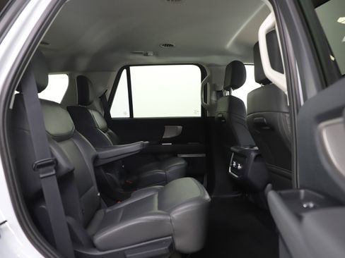 Used 2026 Ford Expedition Active image 13