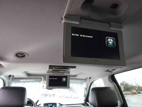 Used 2015 Chevrolet Suburban LTZ image 23