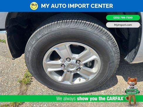 Used 2020 Toyota Tundra SR5 w/ SR5 Convenience Package AWD/4WD image 9