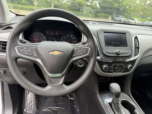 Used 2023 Chevrolet Equinox LS FWD image 14