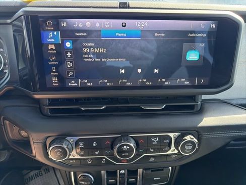 Used 2024 Jeep Wrangler Unlimited Sahara AWD/4WD image 24
