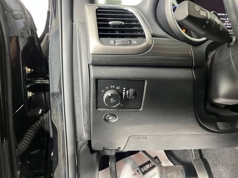 Used 2020 Jeep Grand Cherokee Laredo AWD/4WD image 16