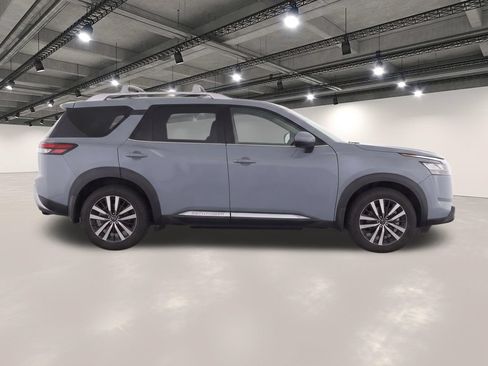 Used 2023 Nissan Pathfinder Platinum w/ Cargo Package FWD image 8