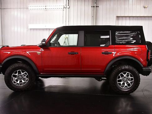 Used 2025 Ford Bronco Badlands AWD/4WD image 4