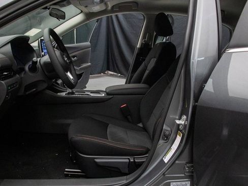 New 2025 Nissan Sentra SR image 24