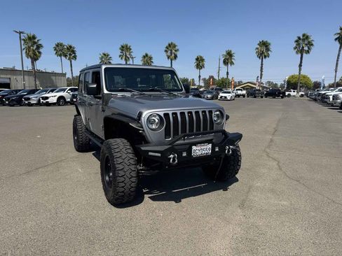 Used 2018 Jeep Wrangler Unlimited Sport S AWD/4WD image 3