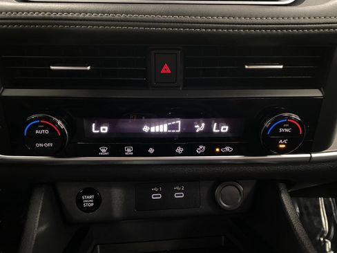 Certified 2025 Nissan Rogue SV AWD/4WD image 24