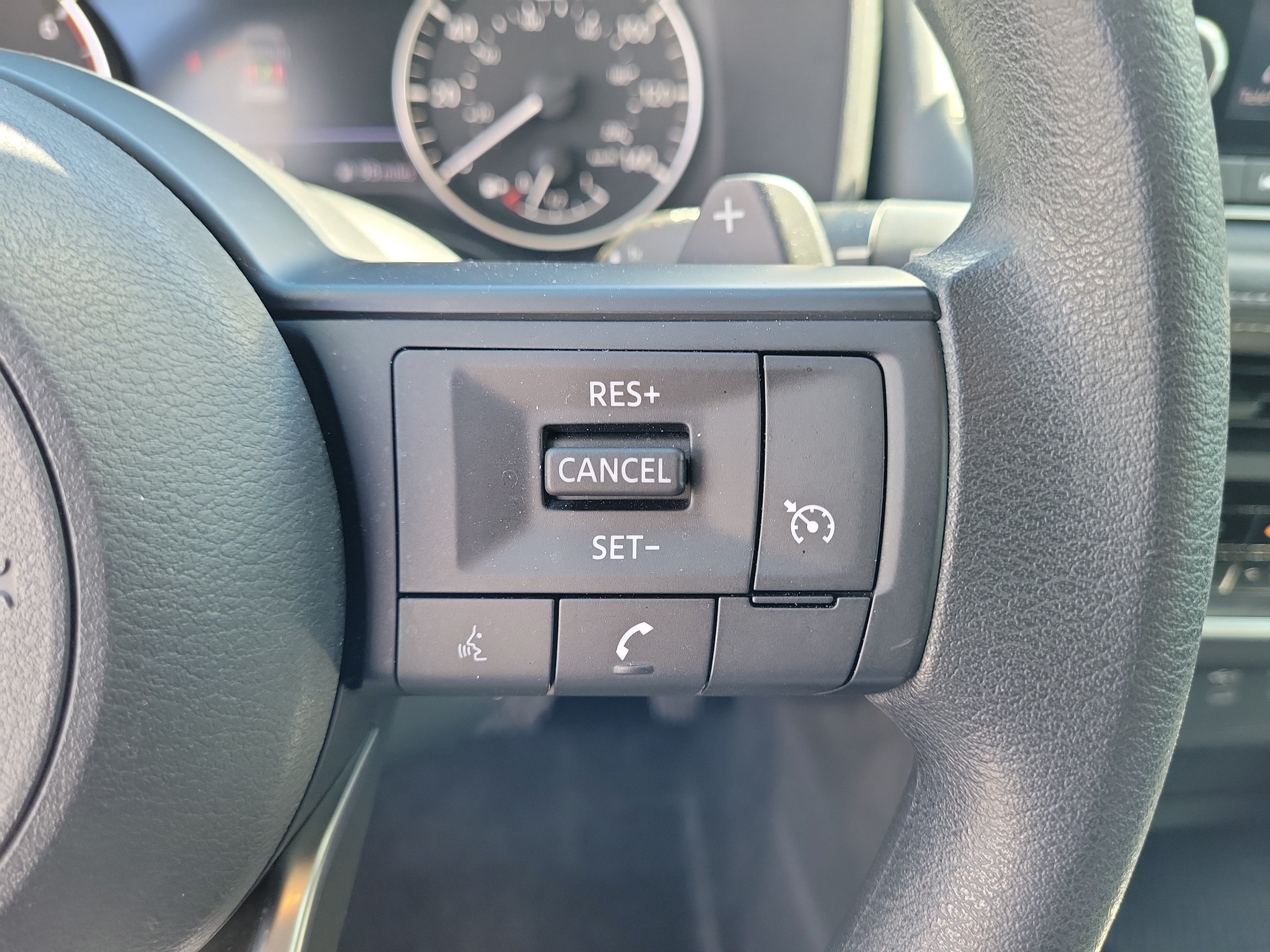 Certified 2024 Nissan Rogue S FWD image 17