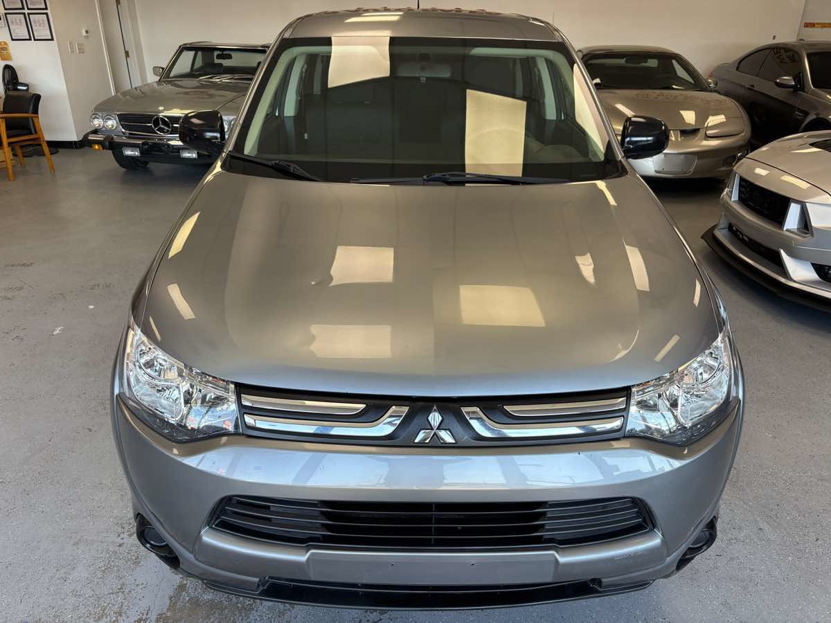 Used 2014 Mitsubishi Outlander ES FWD image 2