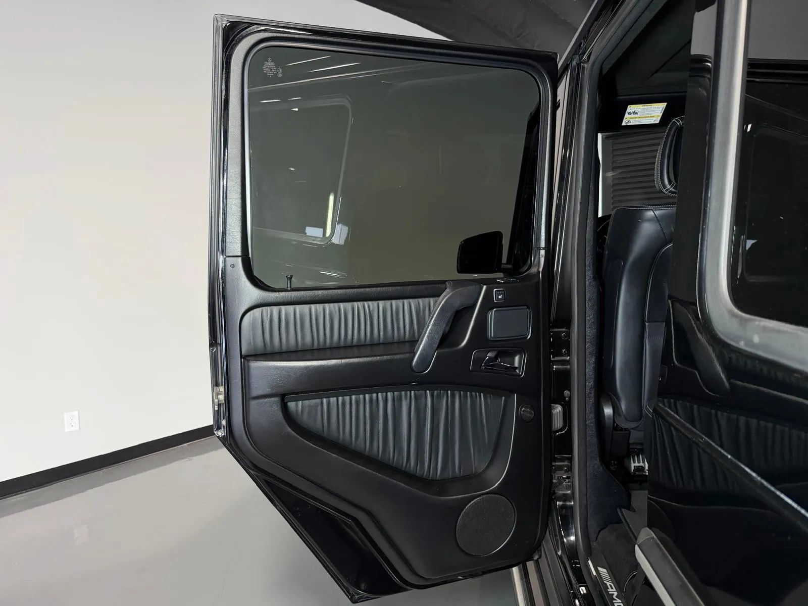 Used 2015 Mercedes-Benz G 63 AMG 4MATIC image 18