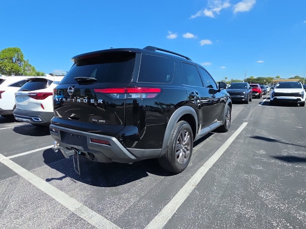 Used 2023 Nissan Pathfinder SV w/ SV Premium Package AWD/4WD image 15